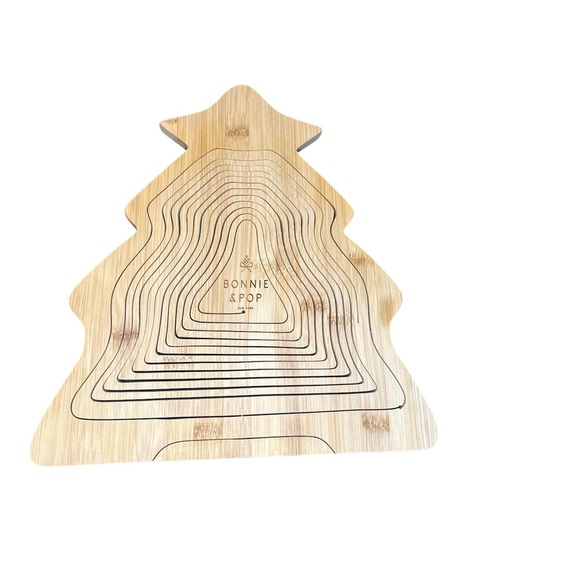 New Christmas Tree Wood Basket and Trivet - Picture 3 of 3